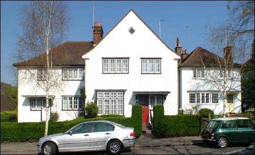 054-58 Hampstead Way